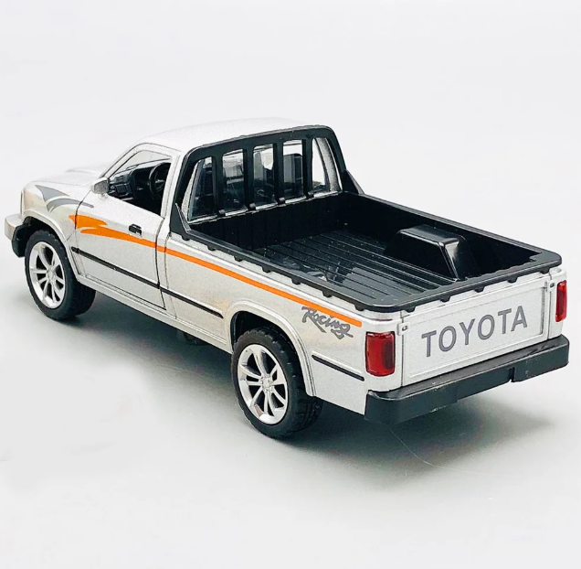 TOYOTA HILUX 1992 DIE CAST MODEL